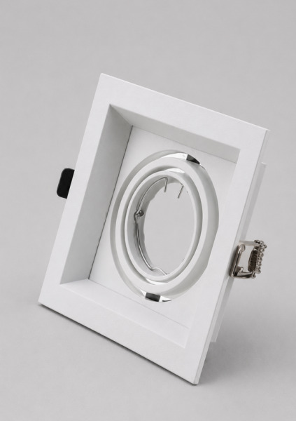 SPOT DC SY5570S WH square 102*102*35mm PC